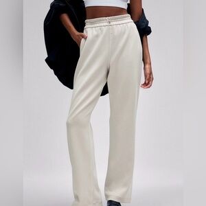 Lululemon Softstream  Wide Leg Women's Pants Size 8 Bone